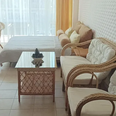 Miramar Palace Planeta 615, 612, 515 דירה